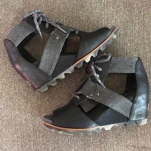 Almost new Sorel Wedges